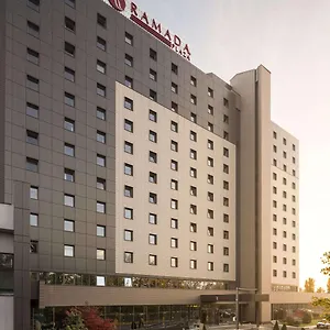 Hotel Ramada Plaza By Wyndham, Bukareszt